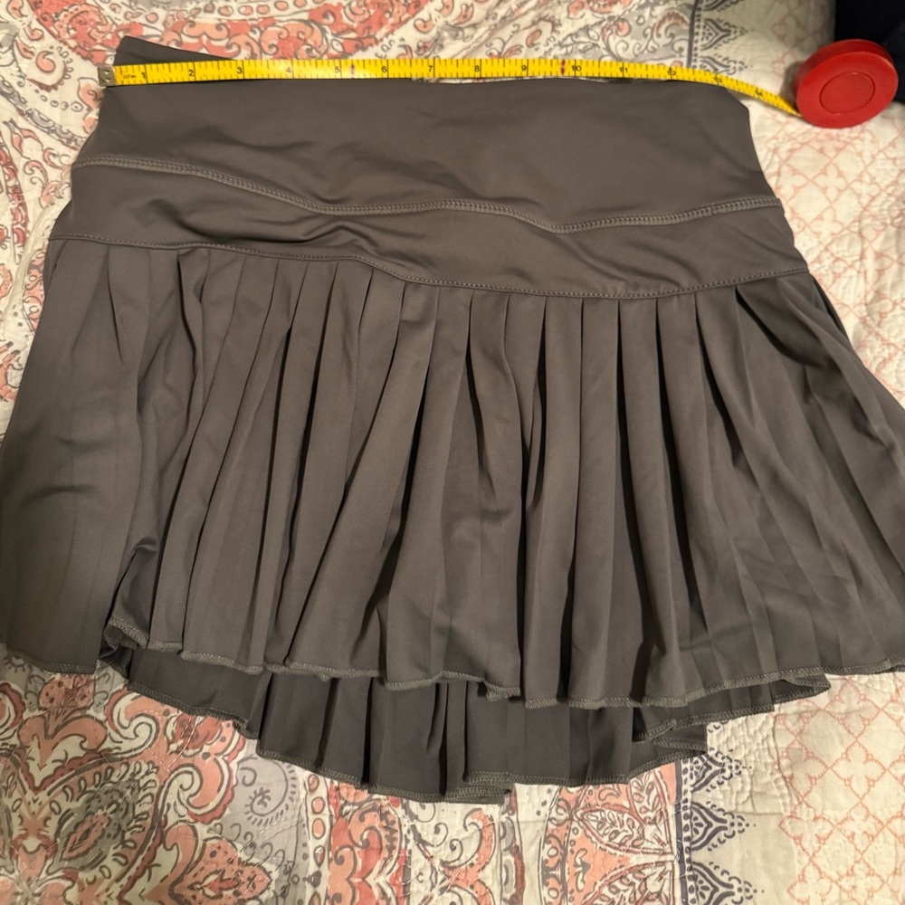 Elegant Women's Gray Pleated Skort